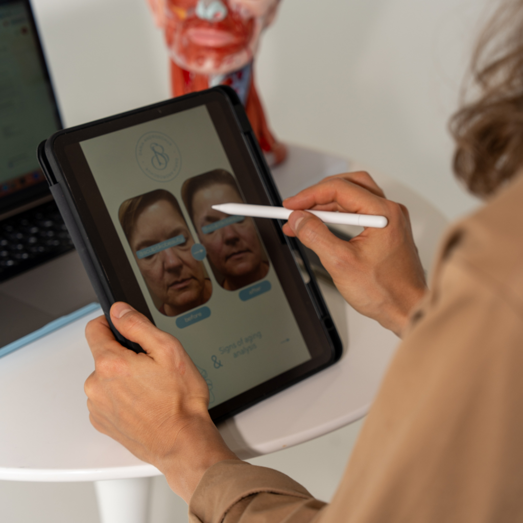 Professional face sculpting massage training. Online and hybrid courses focused on technique, anatomy, session structure, and visible results. -